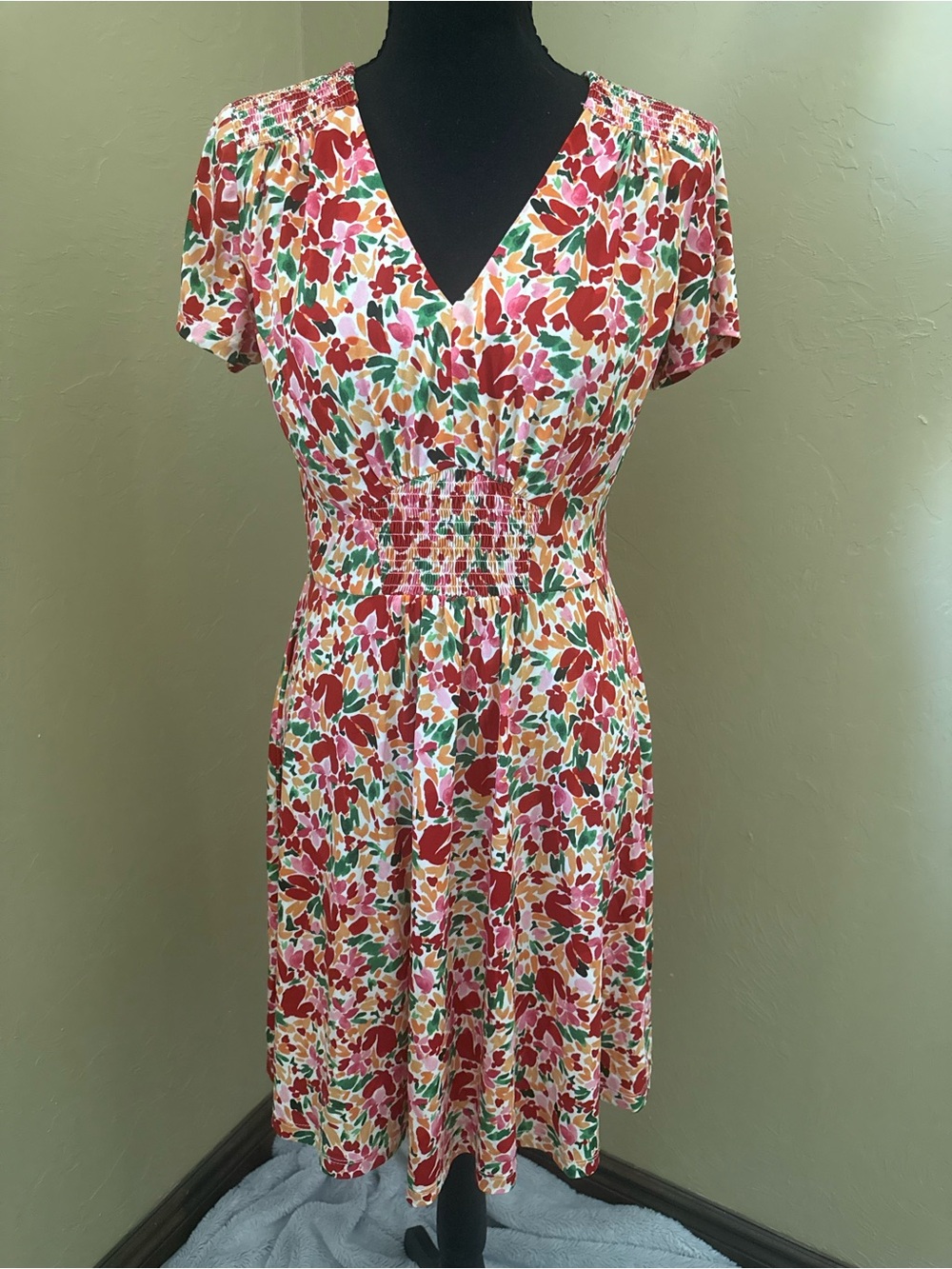 Floral V-Neck Short Sleeve Dress in Multicolor